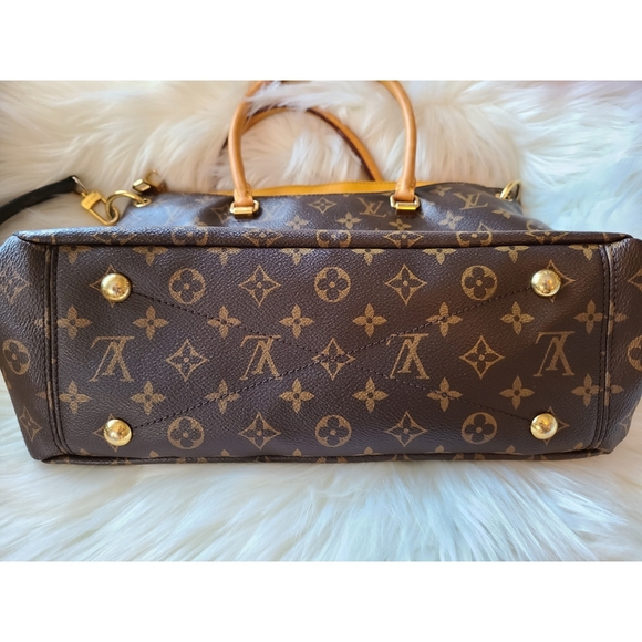❌SOLD❌ 💛Louis Vuitton Pallas MM💛 - Picture 4 of 16